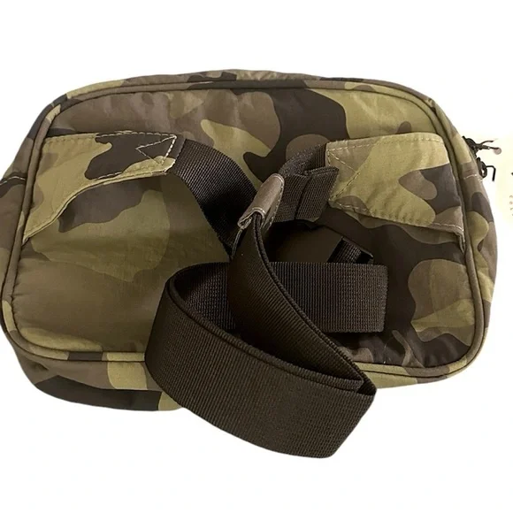 Aloha Camo Hip Pack - Picture 8 of 9